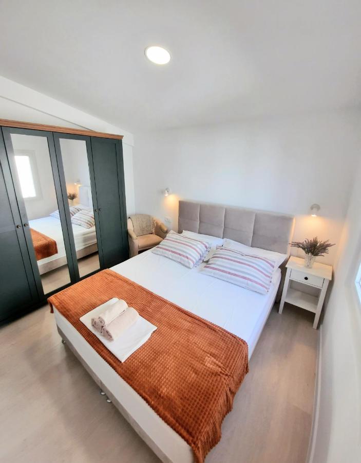 Apartment Maria Makarska Buitenkant foto
